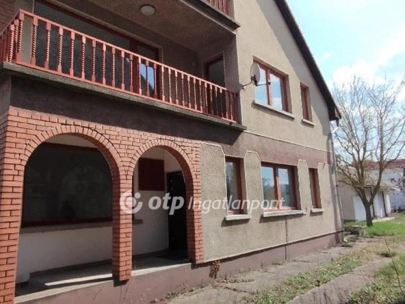 Eladó családi ház Jászberény