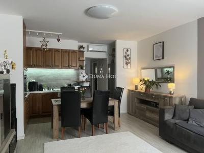 Eladó lakás Százhalombatta