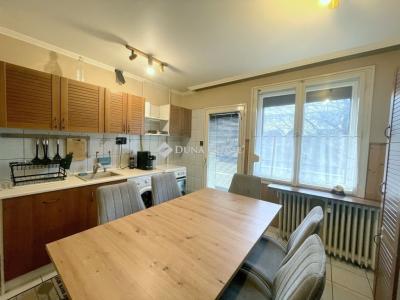 Eladó lakás Cegléd