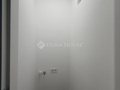 Eladó lakás Cegléd