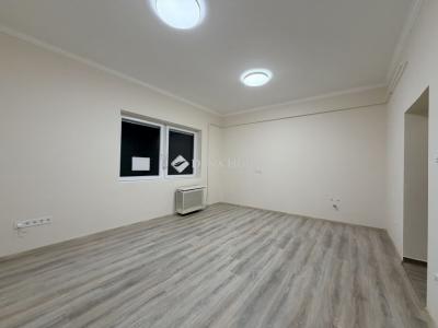 Eladó lakás Cegléd