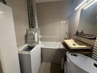 Eladó lakás Százhalombatta