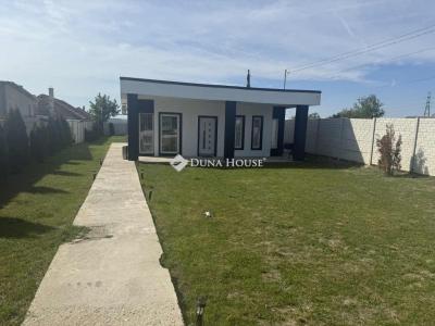 Eladó családi ház Érd
