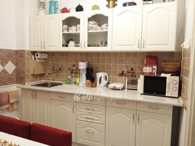 Eladó lakás Ajka