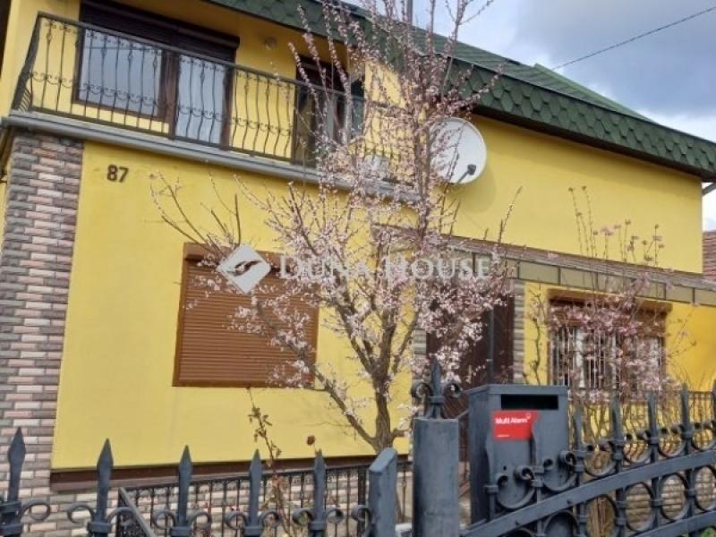 Eladó családi ház Budapest