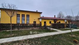 Eladó lakás Szentes