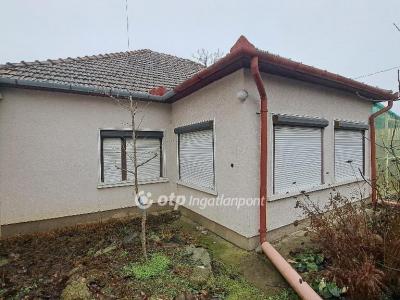 Eladó családi ház Szentes