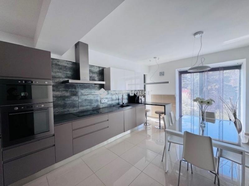 Eladó családi ház Pécs