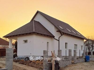 Eladó lakás Balatonkenese Balatonakarattya