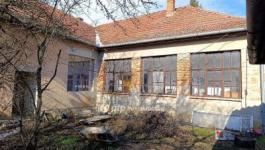 Eladó családi ház Szeged