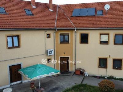 Eladó családi ház Szeged