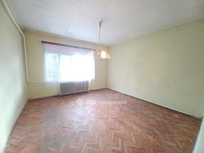 Eladó családi ház Eger