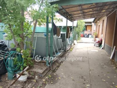 Eladó családi ház Budapest