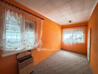 Eladó családi ház Bököny