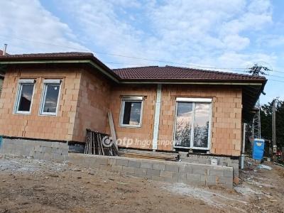 Eladó családi ház Érd