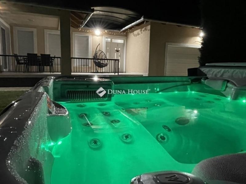 Eladó családi ház Pécs