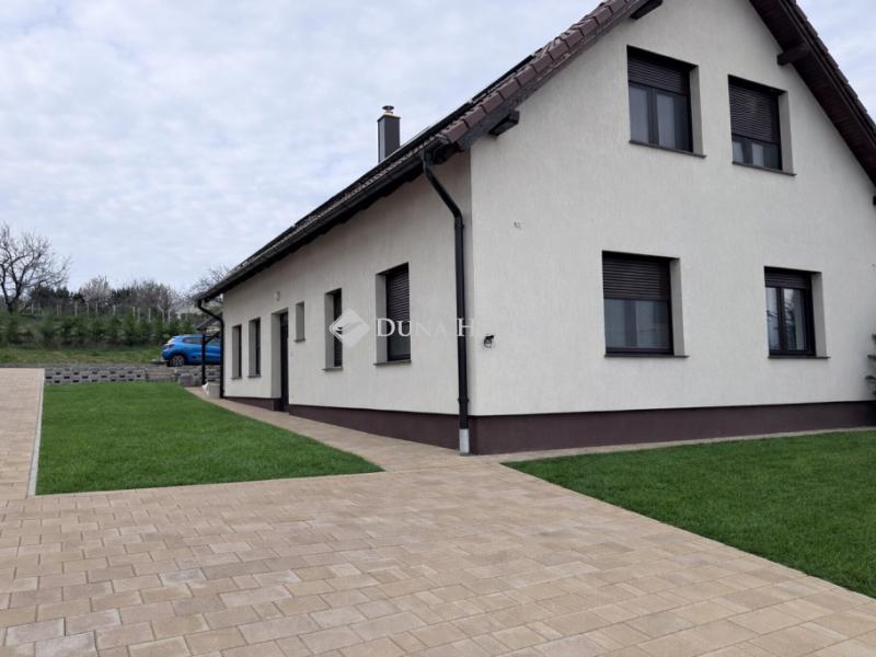 Eladó családi ház Pécsvárad