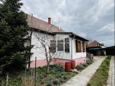 Eladó családi ház Vecsés