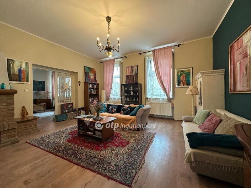 Eladó lakás Szentes