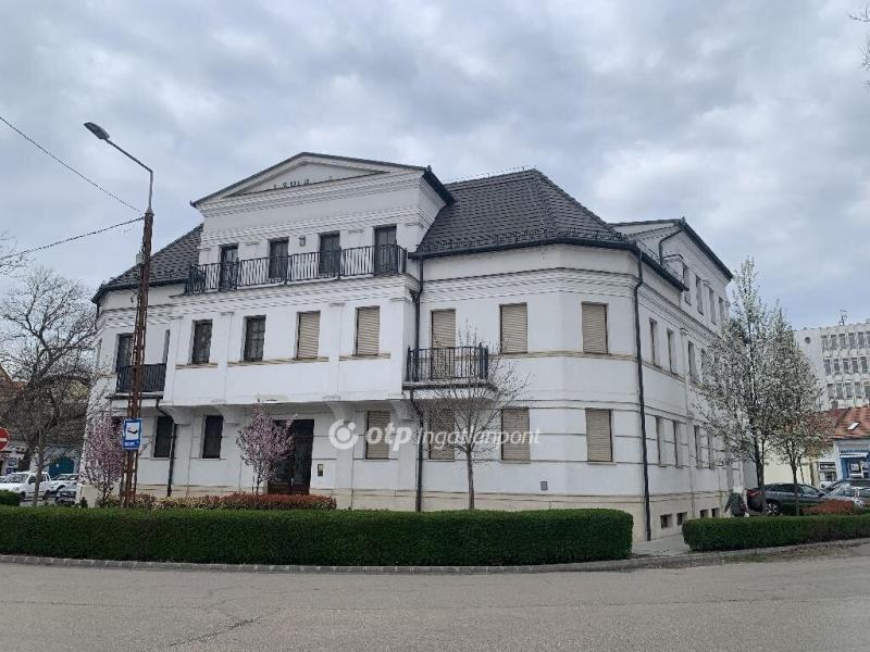 Eladó lakás Kecskemét