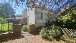 Eladó családi ház Úri