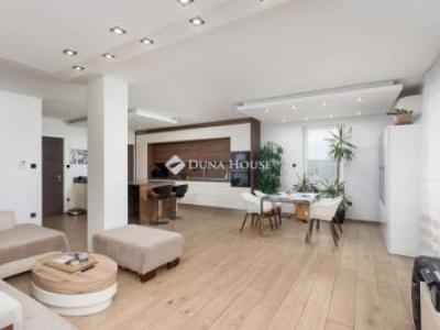 Eladó lakás Győrújfalu