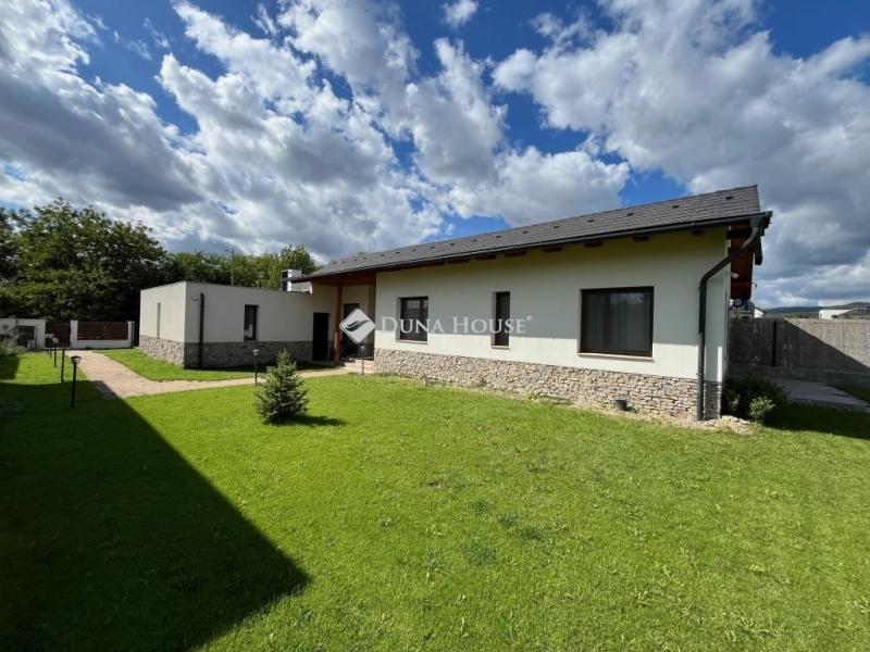 Eladó családi ház Budakeszi
