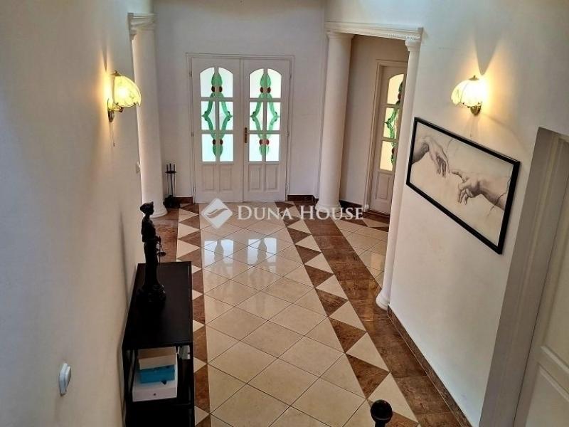 Eladó családi ház Budakeszi