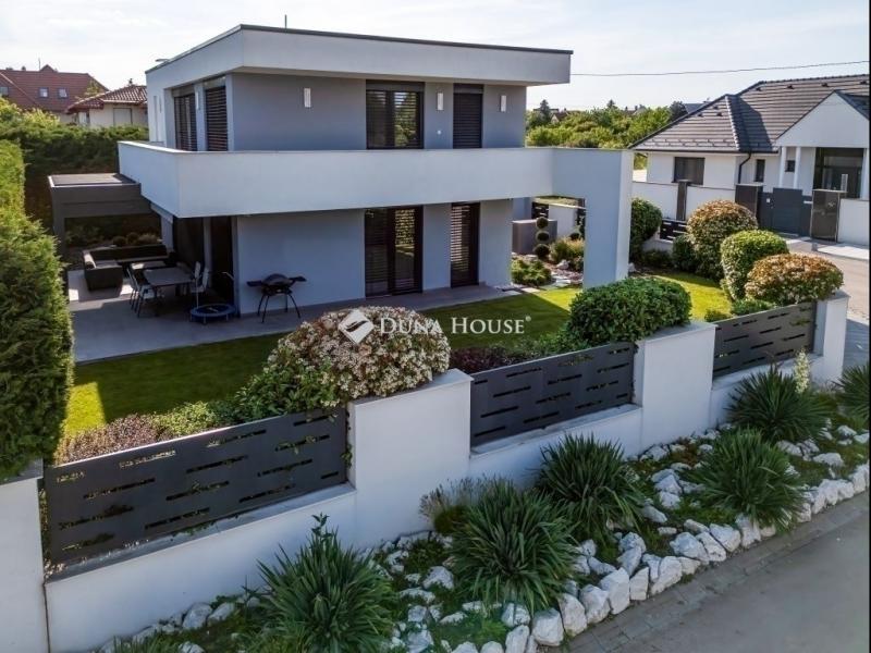 Eladó családi ház Budapest