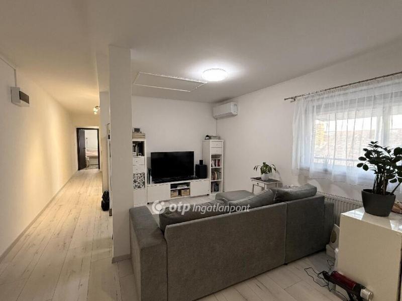 Eladó lakás Budaörs