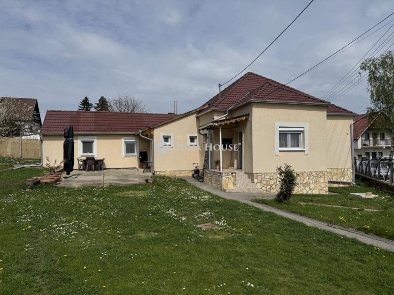 Eladó családi ház Pécs