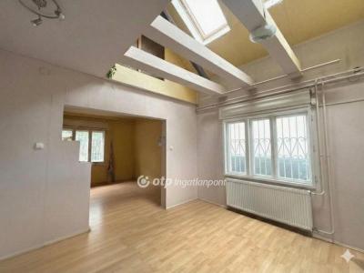 Eladó családi ház Budapest