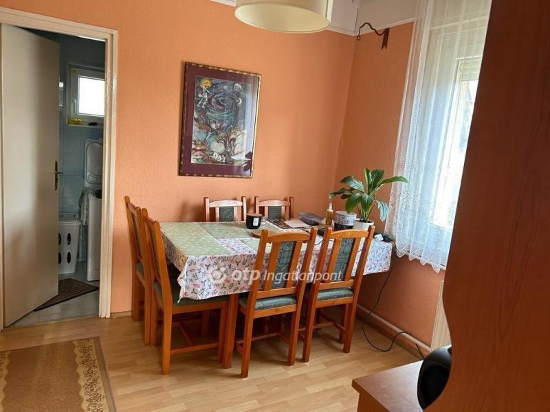 Eladó családi ház Budapest