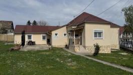 Eladó családi ház Pécs