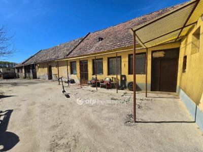 Eladó családi ház Takácsi
