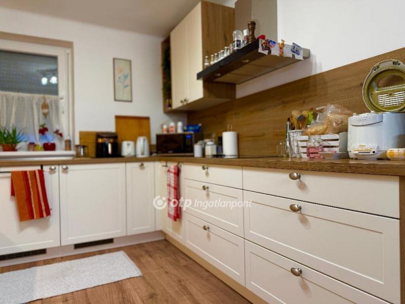 Eladó sorház Pápa