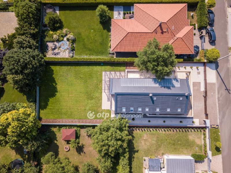 Eladó családi ház Telki