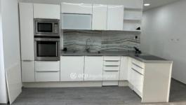 Eladó lakás Komló