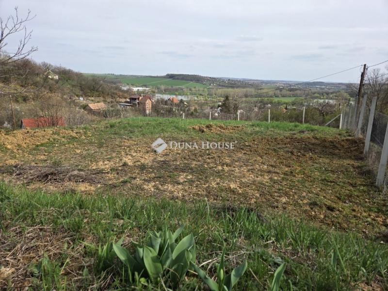 Eladó lakóövezeti telek Pécs