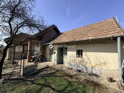 Eladó családi ház Pánd