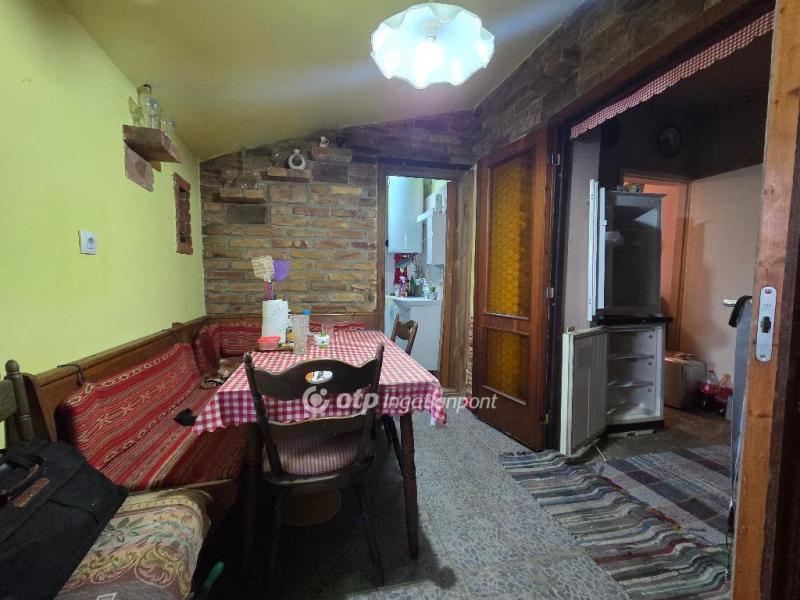 Eladó családi ház Mezőhegyes