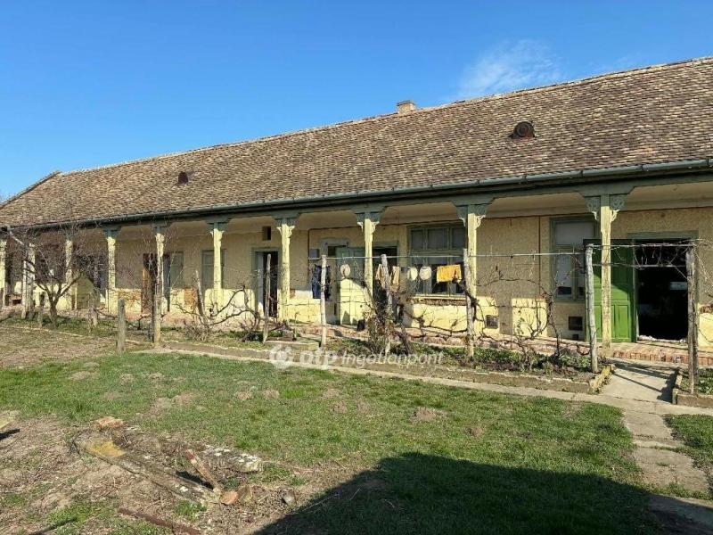 Eladó családi ház Mezőberény