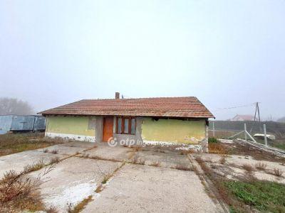 Eladó családi ház Nagykőrös