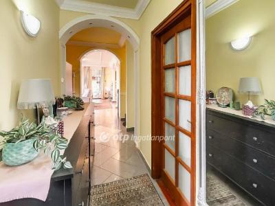 Eladó családi ház Budapest