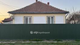 Eladó családi ház Poroszló