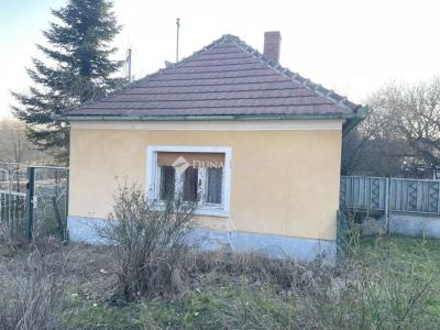 Eladó családi ház Csipkerek