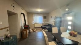 Eladó családi ház Úri