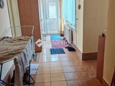 Eladó családi ház Úri