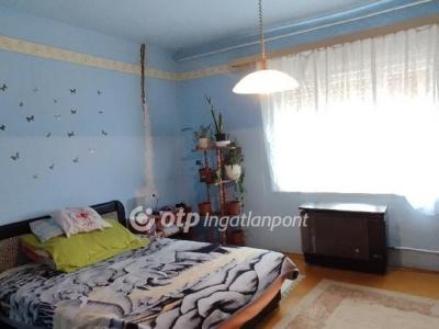Eladó családi ház Tószeg