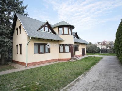 Eladó családi ház Budapest